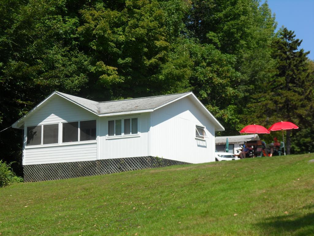 White Oak Motel & Cottages Holderness Exterior foto
